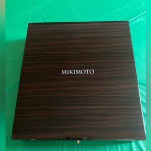 Extremely rare Mikimoto large box for pearl necklace
